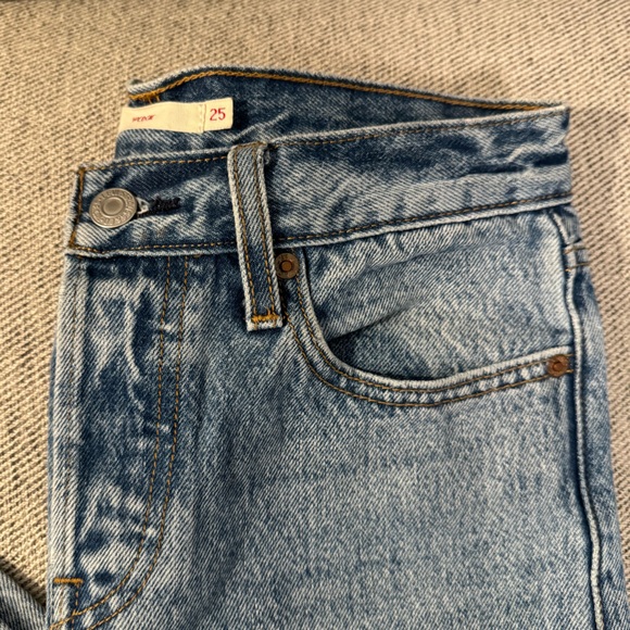 Levi’s Wedgie Jeans - Picture 3 of 3